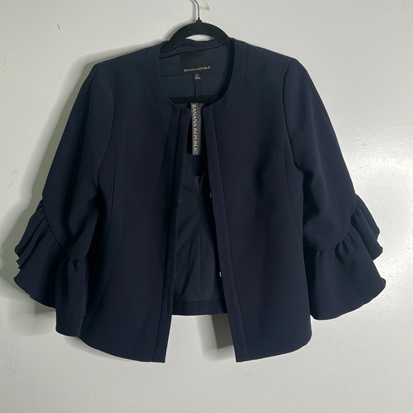 Banana Republic Jackets & Blazers - Banana Republic navy blue blazer raffle sleeves size 6 new